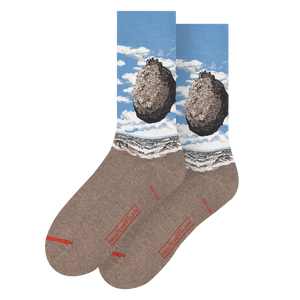 LES ARTISTIQUES - RENE MAGRITTE - CHAUSSETTES CHATEAU DANS LES PYRENEES